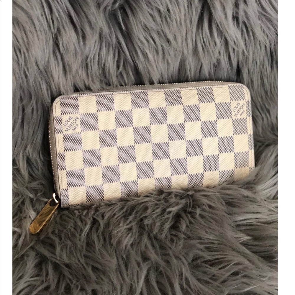 AUTHENTIC Louis Vuitton Damier Azur Zippy Wallet